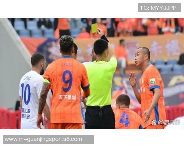 足球队照片展现团队精神与默契配合的精彩瞬间与激情时刻